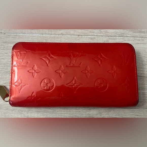 Louis Vuitton Red Vernis Wallet - Picture 1 of 5